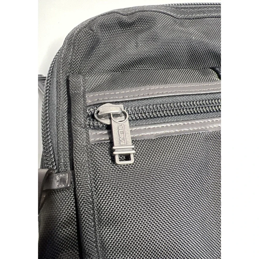 TUMI ALPHA BRAVO Shoulder Bag ANNAPOLIS ZIP FLAP HICKORY 222304HK2